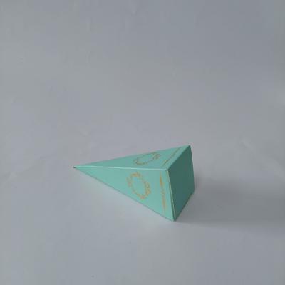 15X4 Mint Yeşili Altın Yaldızlı Külah 