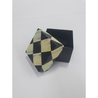 8x8x6 Dama Kapaklı Alt Siyah Kutu