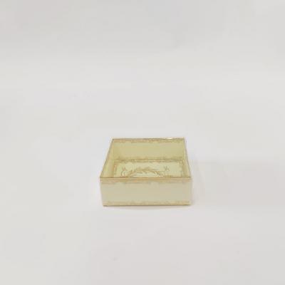 8x8x3 Altın Yaldızlı Krem Kutu