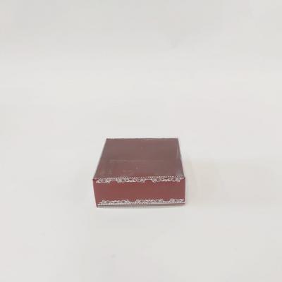 8x8x3 Gümüş Yaldızlı Bordo Kutu